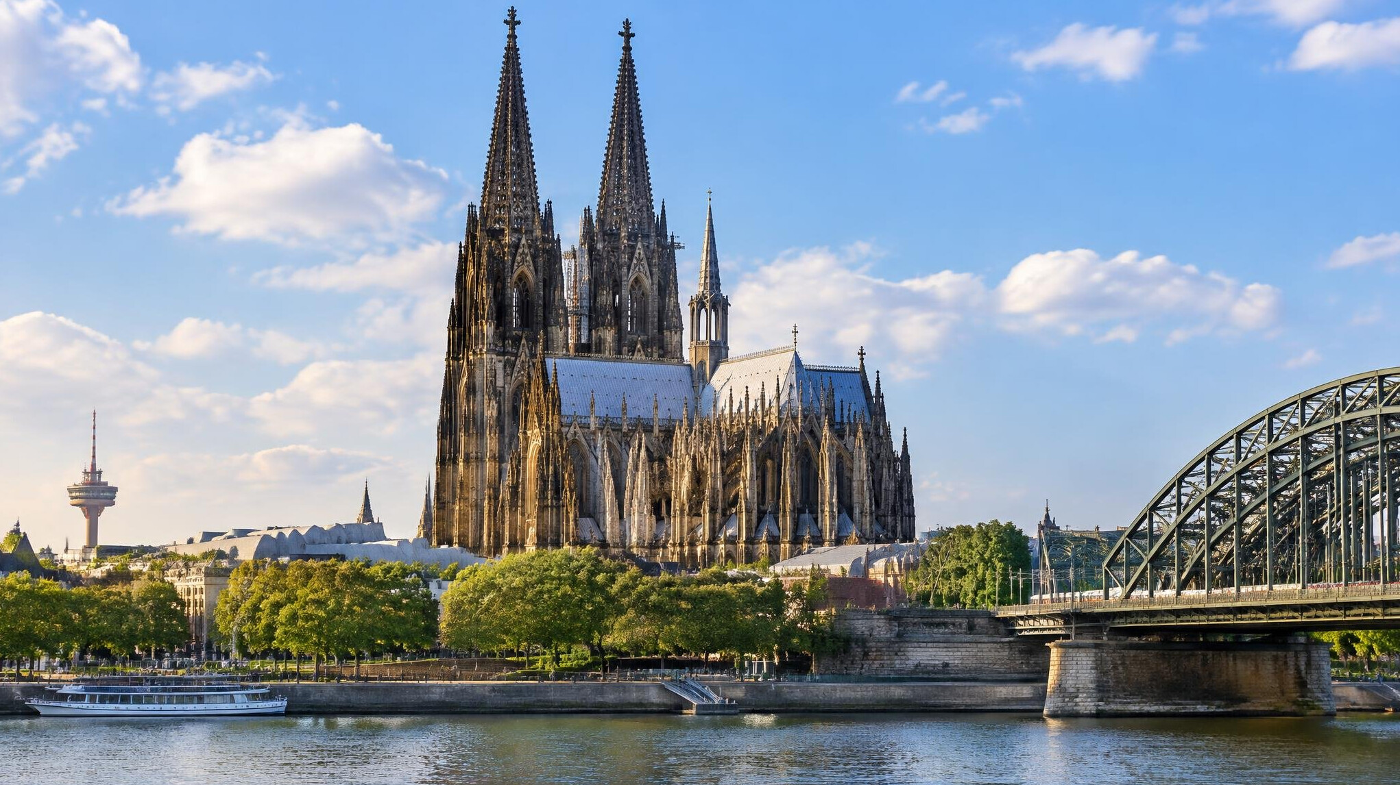 cologne cathedral exterior